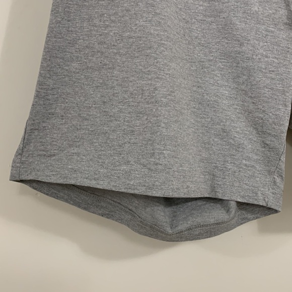 Turtle Bay gray shorts - Picture 2 of 6